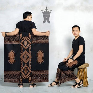 Indonesia Batik Terompah Motif Sarong For Men Muslim Prayer - Print Sarong - Tube Sarong - Sarong Shawl - Islamic Ramadhan Eid Mubarak Gift