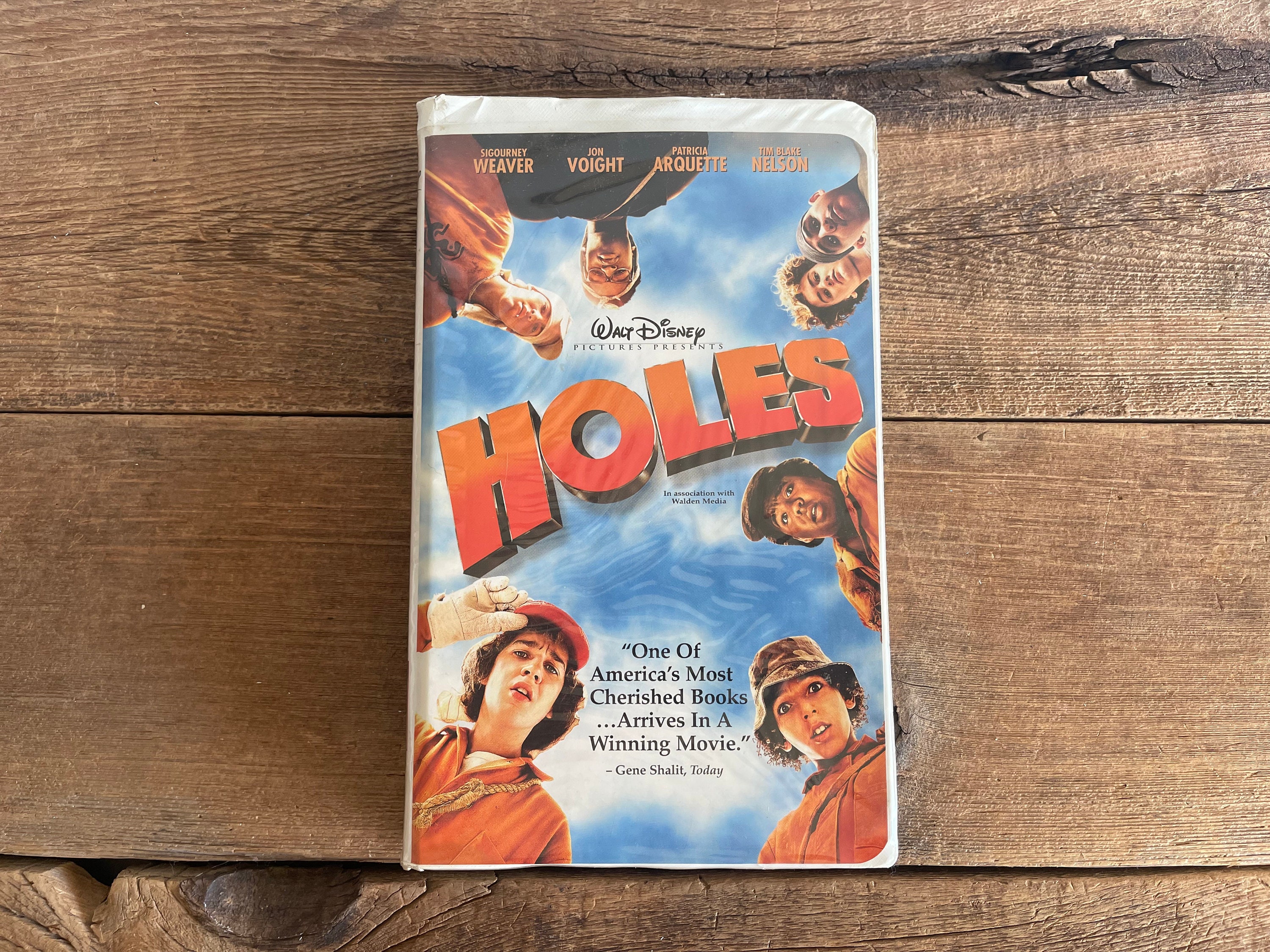 Holes DVD Disney  Disney presents, Walt disney pictures, Disney pictures