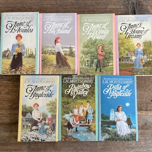 Anne of Green Gables & Continuing Story Books // You Choose // L. M. Montgomery // Pastel Color Books