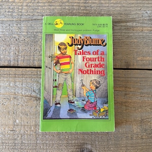 Judy Blume&#39;s &quot;Tales of a Fourth Grade Nothing&quot; // A Dell Yearling Book // 1980&#39;s