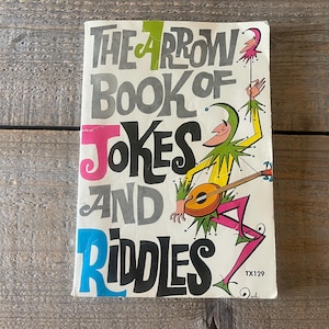 The Arrow Book of Jokes and Riddles - 1972 Scholastic Edition