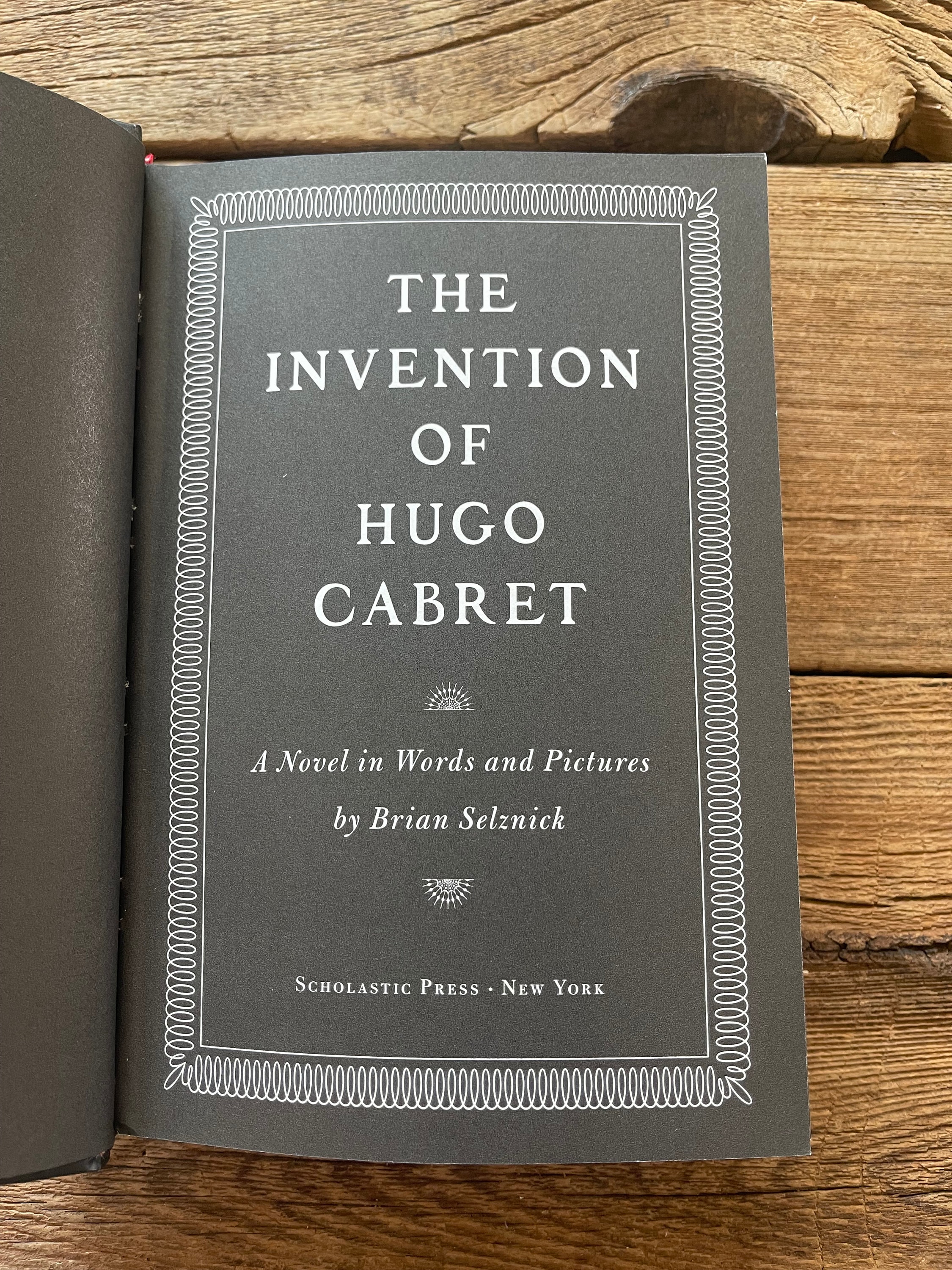 The Invention of Hugo Cabret: Brian Selznick, First Edition,  Caldecott-winnaar - Etsy België, image size:2250x3000