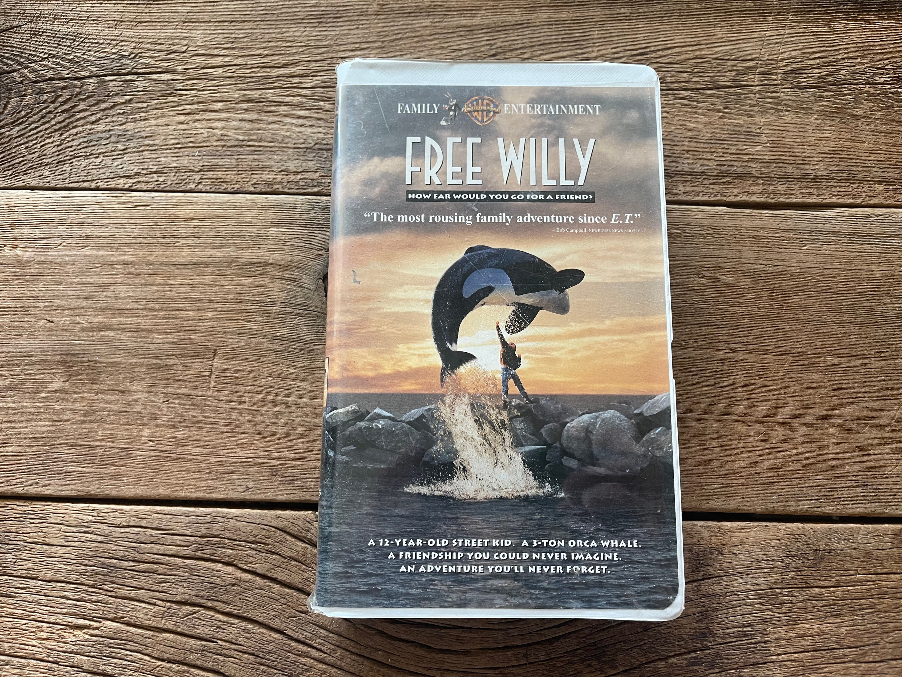 Free Willy Vintage VHS Movie // 1993 Warner Bros Family