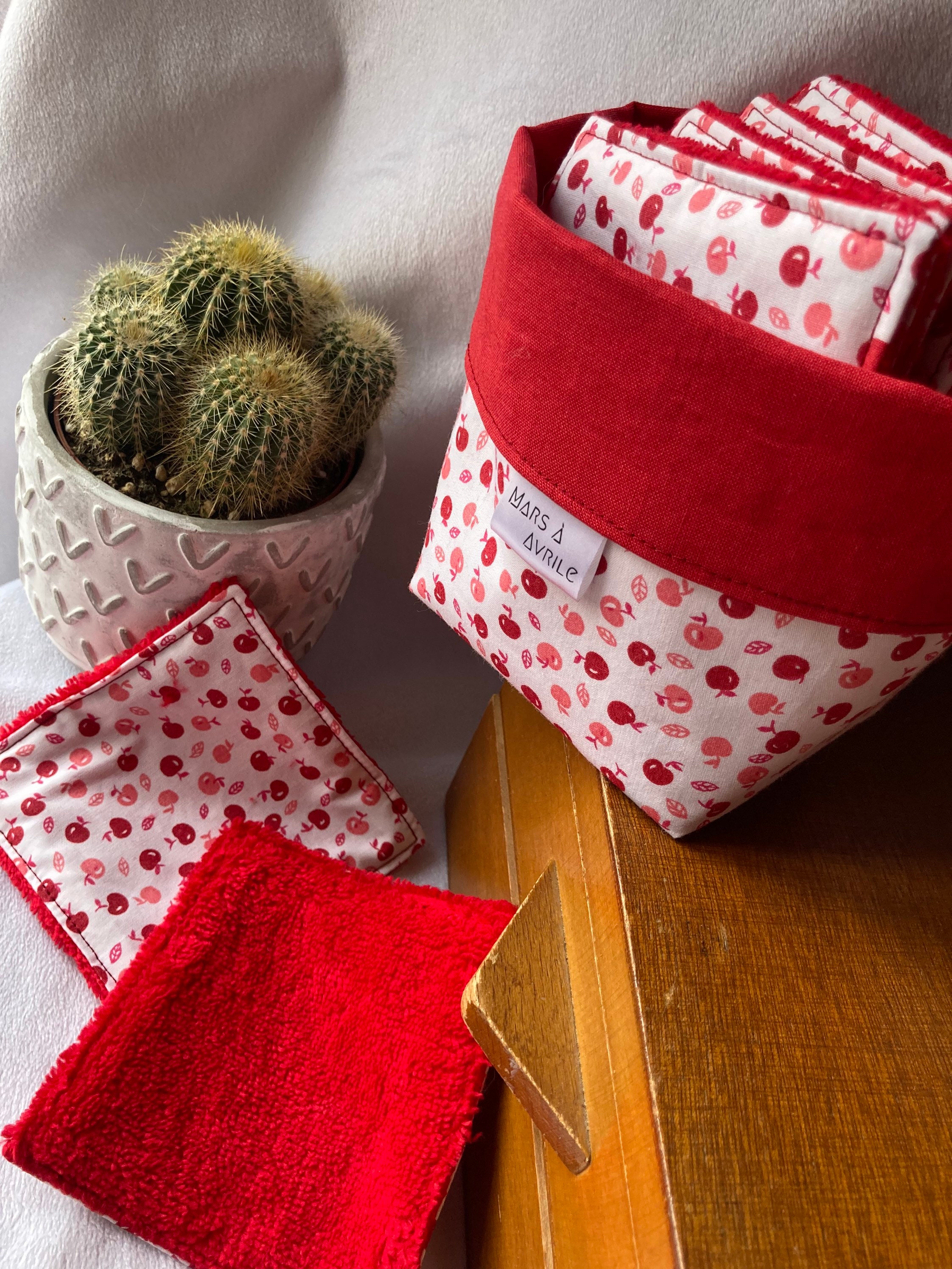 Lot De 16 Lingettes Démaquillantes Lavables + Panier De Rangement - Réutilisables - Rouge - Neuf