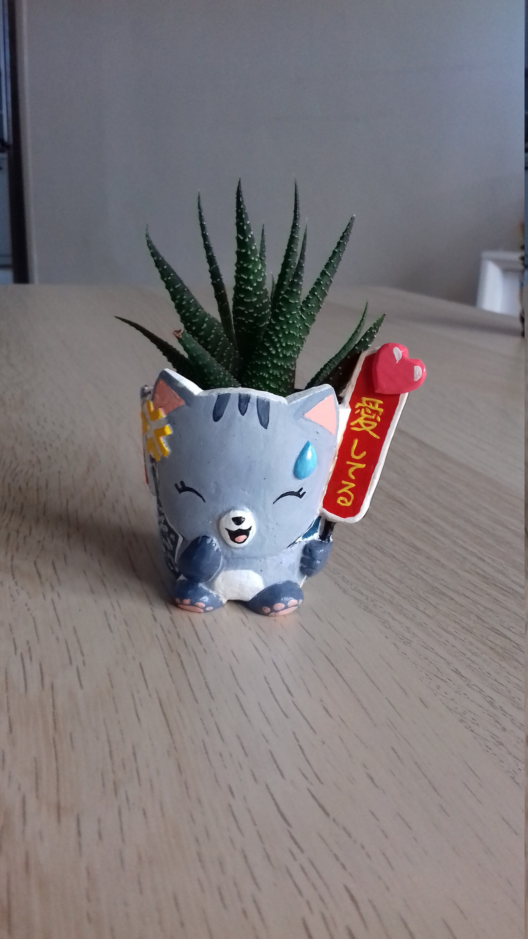 Un Petit Chat Kawaii Japonais, Planteur Pour Plante d'intérieur.