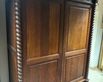 Antique wardrobe cupboard 155x223x67cm