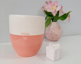 Tasse MAMA handbemalt als Geschenk zum Muttertag, Geburtstag, für werdende Mütter