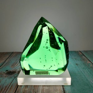 Polished cutting andara crystal emerald green 1454gr for decoration