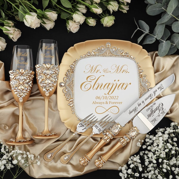 wedding toasting set, gold champagne glasses with cake knives, gold wedding gift, gold cake plate