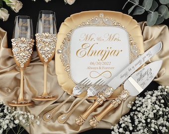 wedding toasting set, gold champagne glasses with cake knives, gold wedding gift, gold cake plate