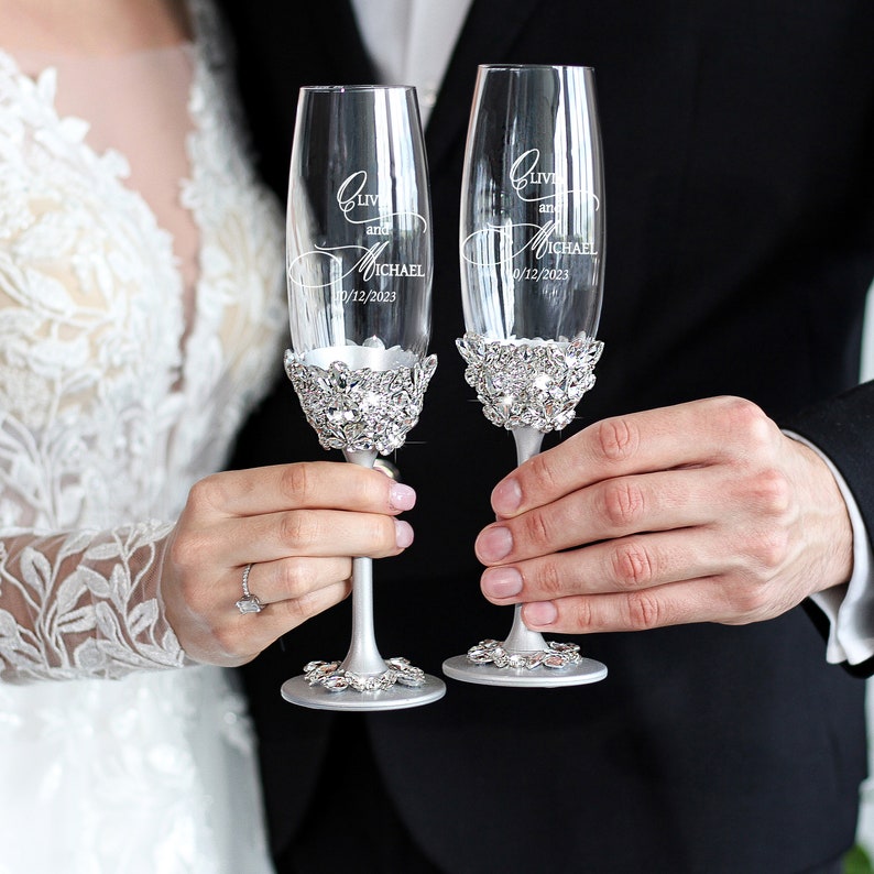 silver knife set and toast glasses, wedding glasses and cake knife set, wedding cake plate with forks, silver rhinestone cake cutter 2 champagne glasses