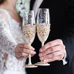 wedding flutes gold, gold wedding glasses,