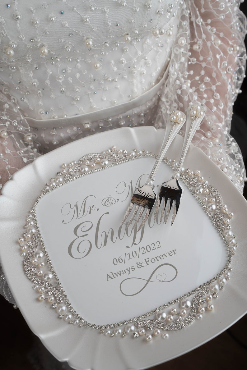 pearl wedding, pearl wedding glasses and cake knife set, pearl flutes, wedding cake plate with forks, pearl wedding theme image 4