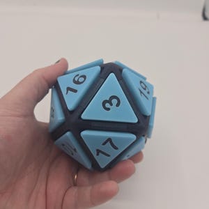 DnD Inspired Mechanical Key Fidget Clicker | D20 and D12 Available (D10 Coming Soon!) | 3D Print