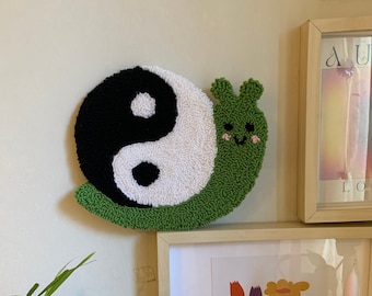 Cute Snail Tufted Wall Art Decor, Punch Needle Wall Accessories Handmade Wall Rug Tufting