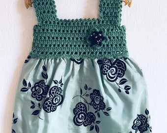 Green-black kid's dress with flowers