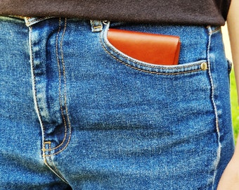 Minimalist Leather Wallet: Slim Textured Italian Leather