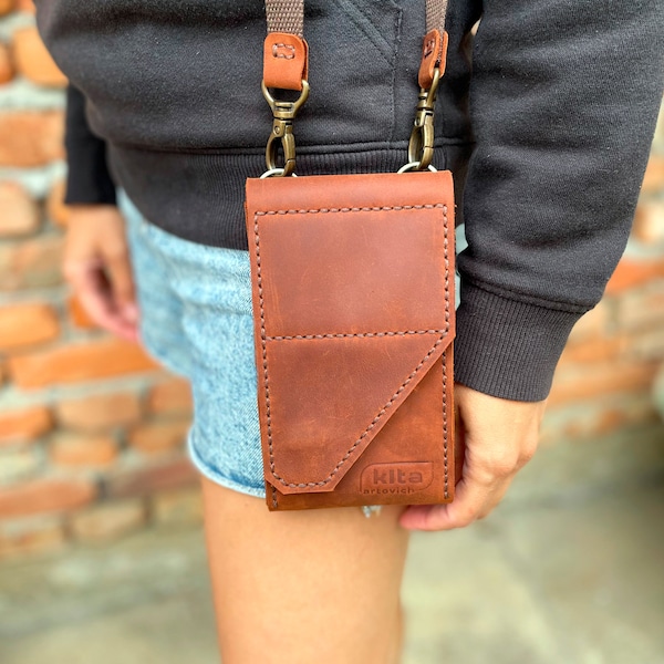Mini bag with mini wallet and keychain. Suitable for iPhone 15 Pro MAX and more. Skin color - cognac, threads - dark brown.