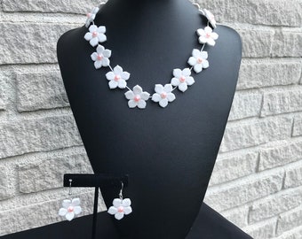 White Flower Necklace and Earrings with Pink Pearls, Polymer Clay Flower Necklace