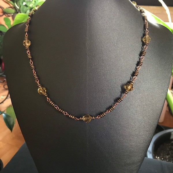 Ketting met hematietkralen en gele kralen, geïnspireerd op Witchy, vintage en antiek