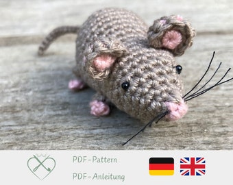 Maus Mila Häkelanleitung, Amigurumi Anleitung in deutsch und Englisch, PDF E-Book Miniatur Tier häkeln, Geldgeschenk diy Feldmaus, Spitzmaus