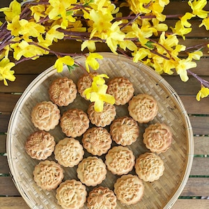 Mooncake - traditional mid-autumn cake