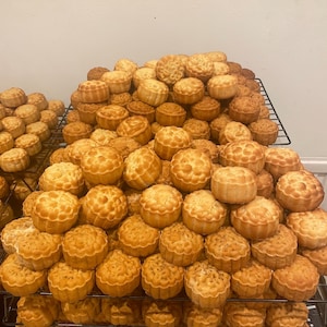Vanilla Coconut Mooncakes