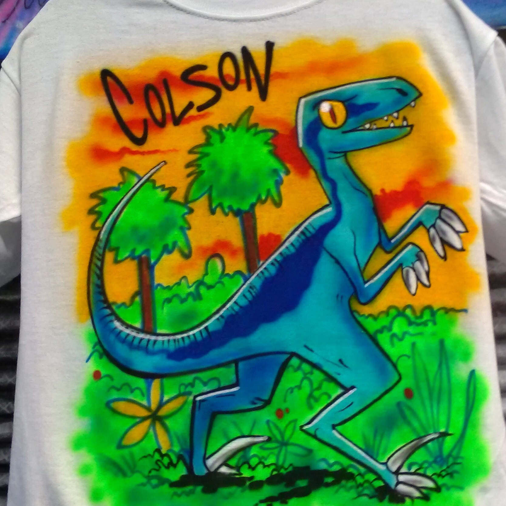 Camiseta personalizada de Raptor con aerógrafo: camiseta de dinosaurio  personalizada, image size:1667x1667