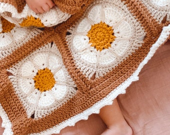 Baby Blanket | Baby Lovey | Crochet Baby Blanket | Flower Blanket | Heirloom Baby Blanket | Baby Shower Gift | Nursery Decor | Daisy Decor
