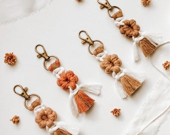 Porte-clés marguerite | Idées cadeaux pour la fête des mères en macramé | Porte-clés bohème | porte-clés fleur | Cadeaux pour elle | de sac | Cadeaux pour maman