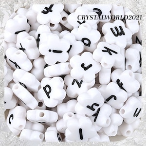 100 11MM branco/preto colorido flor em forma de alfabeto A-Z letras contas acrílicas para fazer jóias