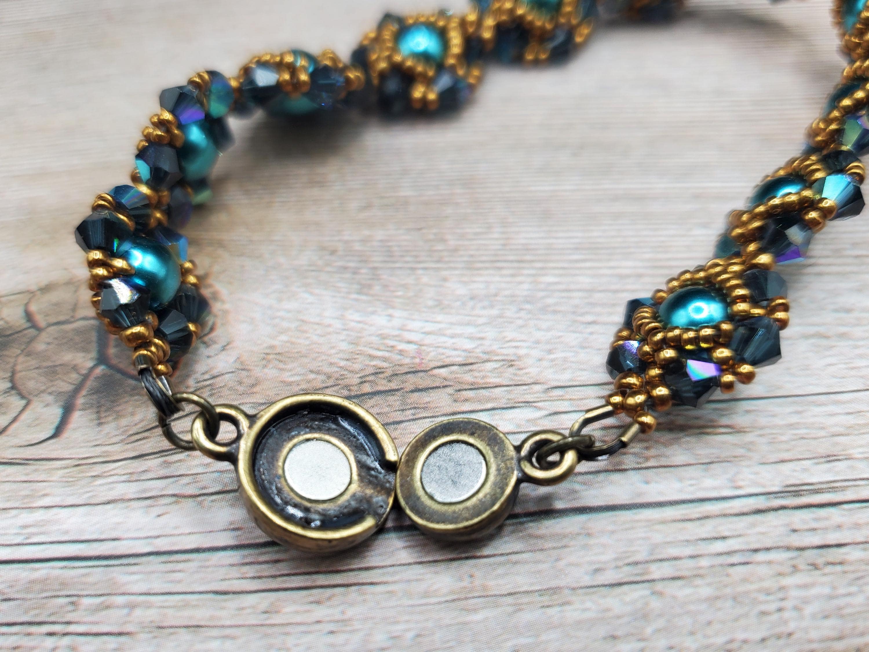 Florere Bracelet, Dark Blue and Bronze With Glass Pearls, Crystal