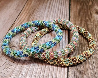 Daisy Bangle Seed Bead Bracelet, Handwoven Beaded Jewelry