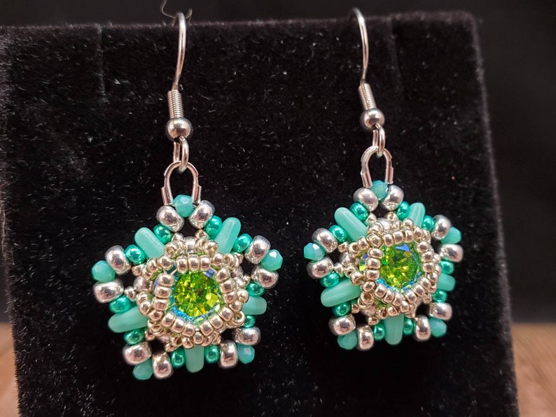 Starry Night Beaded Earrings, Bezeled Green Peridot-Colored Crystal Chaton in a Star Shape with Steel Earwires, Handwoven Jewelry image 3