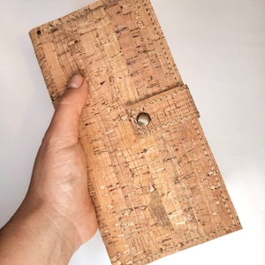 Cartera de caja de teléfono vegana de tela de corcho natural, cartera de envoltura de teléfono de corcho, cartera larga, cartera de corcho delgada con bolsillo para teléfono, embrague de teléfono