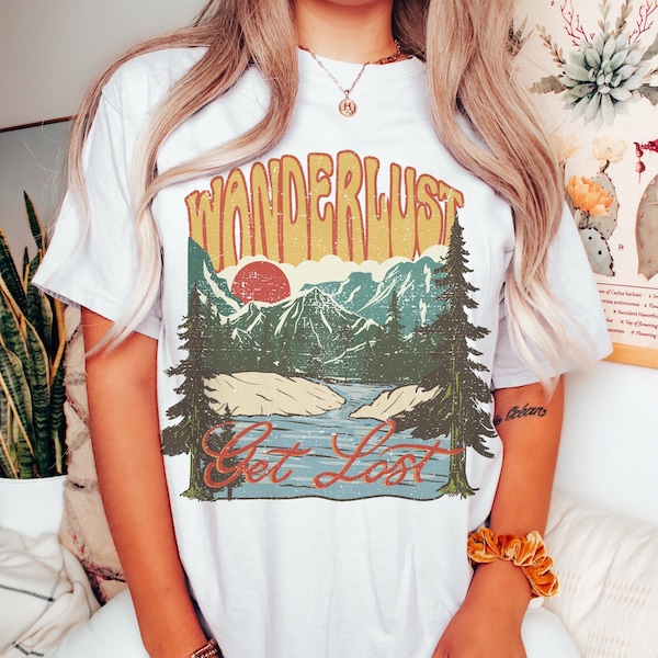 Fernweh-T-Shirt, Wanderlust-Grafik-T-Shirt, Berge, Verlieren Sie sich, Boho-T-Shirt, Vintage-inspiriertes Baumwoll-T-Shirt, Unisex-T-Shirt, Komfortfarben-T-Shirt