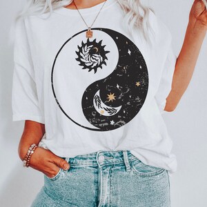 Yin Yang Boho T-shirt Sun Moon Tee Mystical T-shirt Shirt | Etsy