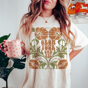 Grow Your Own Way Tee, Boho Graphic Tee, Retro Tee, Size Up for Oversized T-Shirt, Vintage Inspired, Unisex, Comfort Colors Tee, Graphic Tee