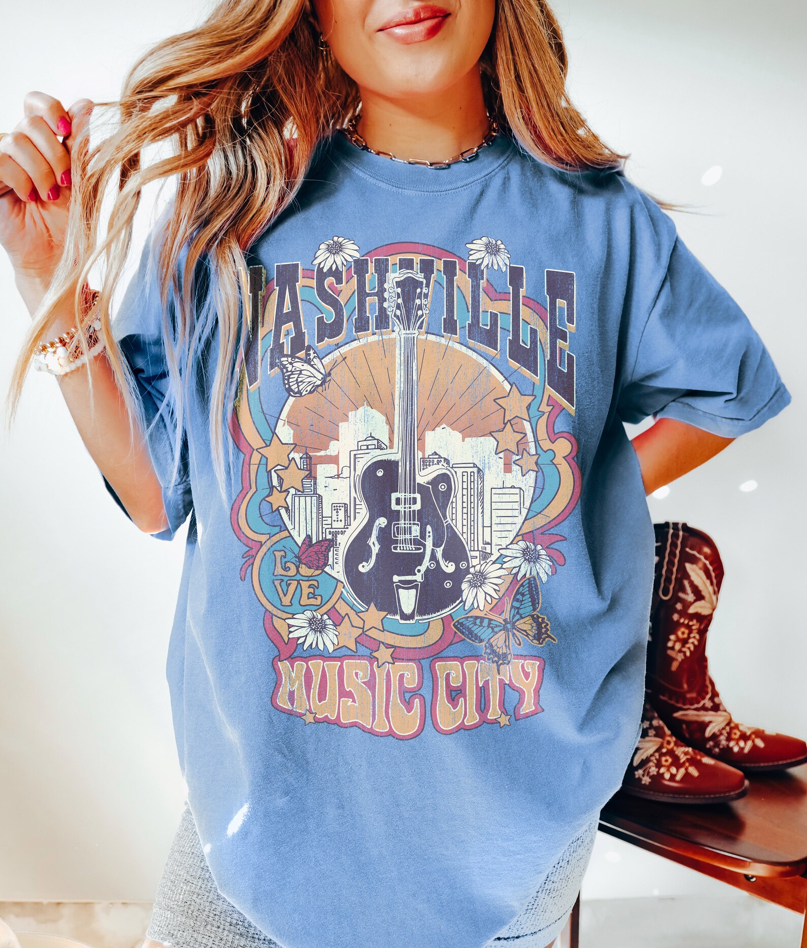 NASHVILLE TENNESSEE MUSIC CITY Cuffed Short Sleeve Tee