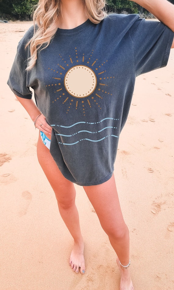 Sun T-shirt, Sun Tee, Sun Waves Tee, Beach Tee Shirt, Vintage 