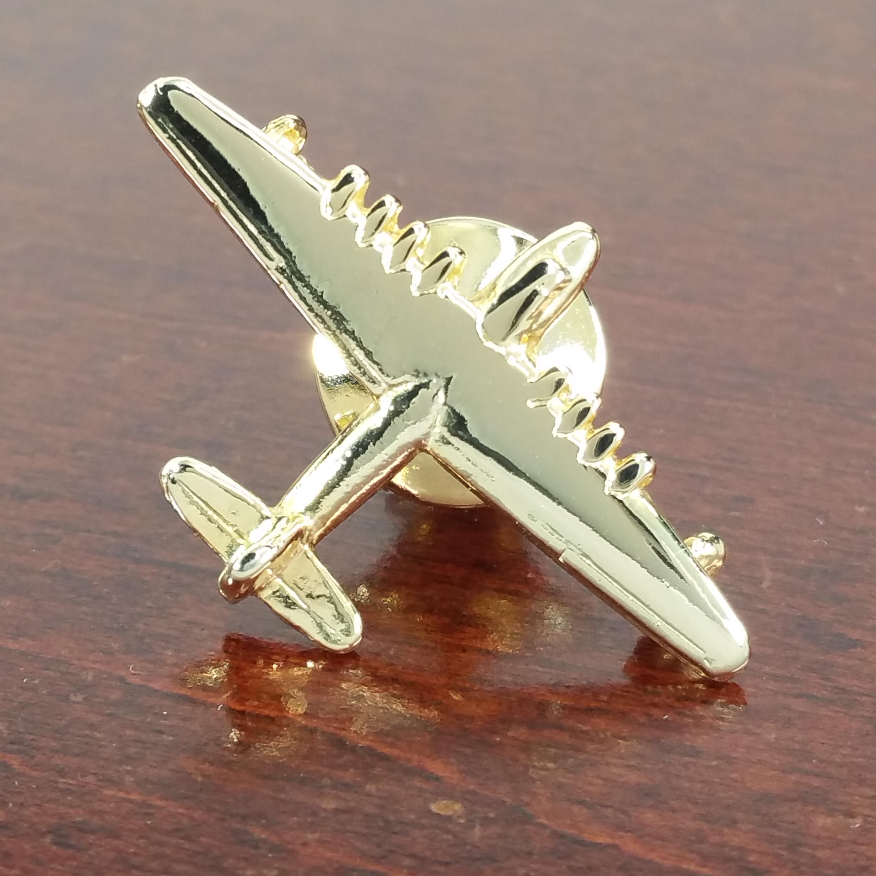 Spilla da cravatta vintage a forma di idrovolante, spilla da cravatta per aereo degli anni '40, Hughes H-4 Hercules, spilla da bavero in ottone per veterano dell'aeronautica, pilota, ingegnere aeronautico