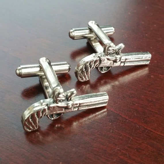 Vintage Flintlock Cufflinks, 1960's Silver Tone D… - image 1