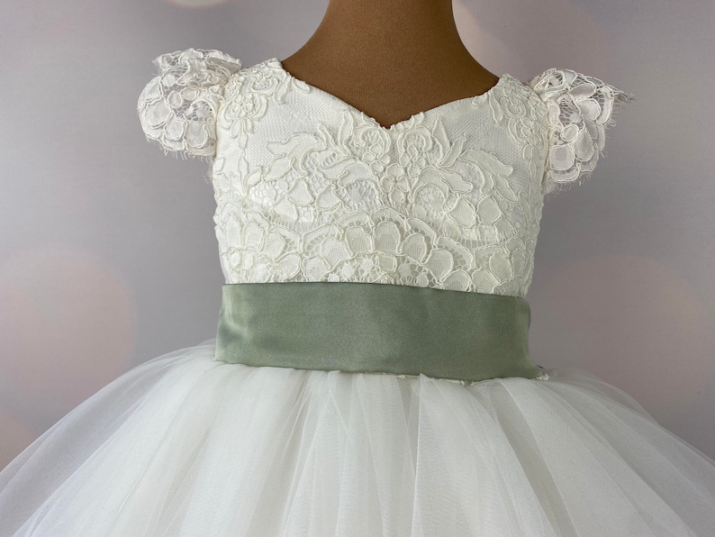 Robe de demoiselle d'honneur, robe sauge, robe d'anniversaire, robe de bébé, robe en dentelle, robe en tulle, mariage, modèle IS004 image 5