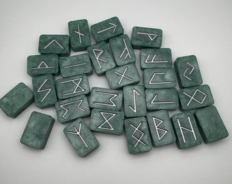 Ensemble de runes Futhark en résine : divination nordique, runes de coulée viking