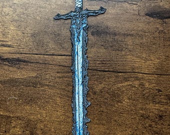 Marque-page épée Croc-de-nuit – Impression 3D bleu glacial Dark Fantasy