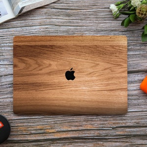 Eichenholz Emulation MacBook Pro Kunststoffhülle Laptop-Abdeckung für neues MacBook Pro Air A2337 A2338 Laptophülle aus Holz Laptophaut A2681 M2 New Mac Bild 4