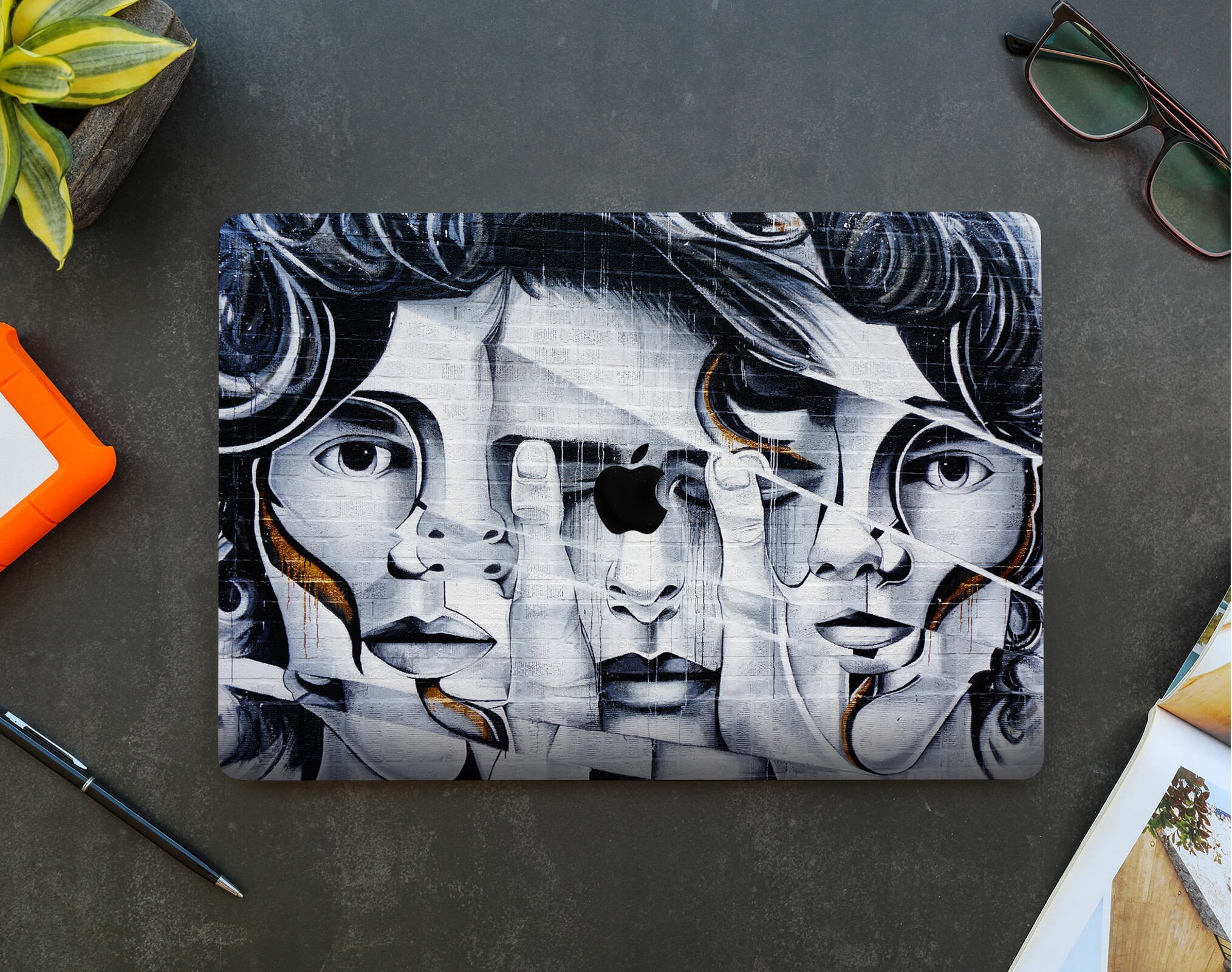 graffiti macbook pro case