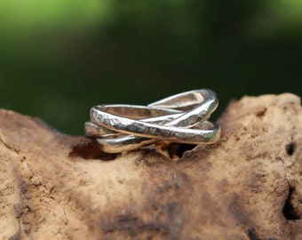 Hammered Silver Russian Wedding Ring. Interlocking. 925 Sterling Silver Ring. Rolling Rings. Anxiety Ring. Three band ring.