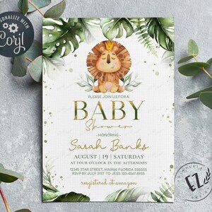 Pode incluir: Um convite para um ch&aacute; de beb&ecirc; com tema de selva. O convite apresenta um le&atilde;o de desenho animado usando uma coroa e cercado por folhas verdes. O texto no convite diz "Por favor, junte-se a n&oacute;s para um ch&aacute; de beb&ecirc; - Em homenagem a Sarah Banks Agosto | 19 | S&aacute;bado &agrave;s quatro da tarde 12345 Star Street, Miami Florida 555555 RSVP at&eacute; 31 de julho para Jess 123-4567-8955 registrado na amazon"