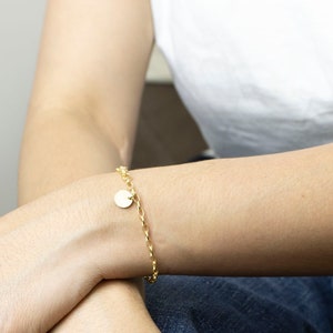 10K Yellow Gold Disc Charm Bracelet / Gold Coin Bracelet / Gold Minimalist Bracelet  / Personalized Disc Bracelet / Gift for Bridesmaid